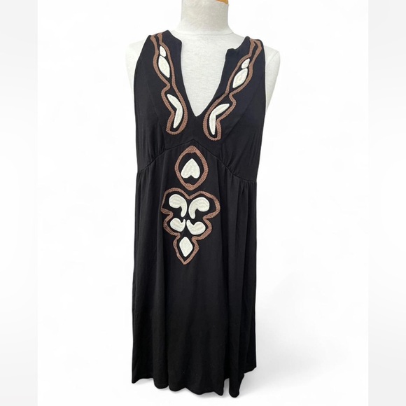 Black Sleeveless Jersey material Dress with Embroidered Accents Large - Picture 1 of 4